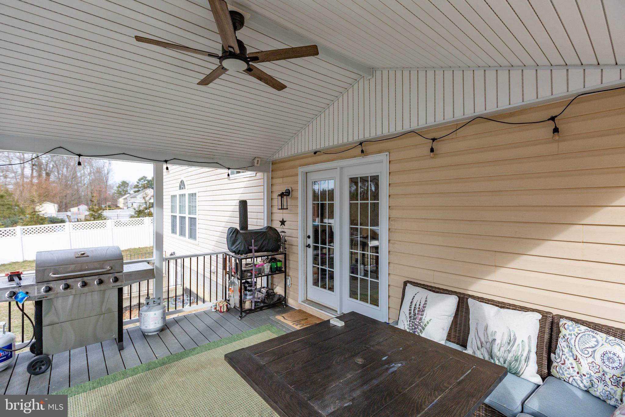 FERRY DOCK CROSSING - Residential
