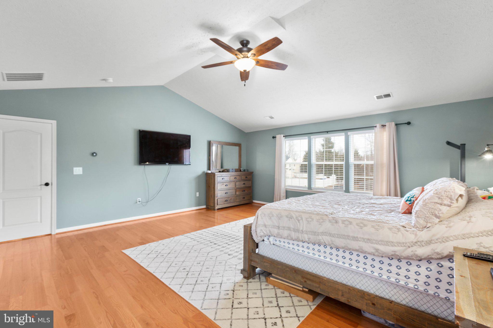 FERRY DOCK CROSSING - Residential