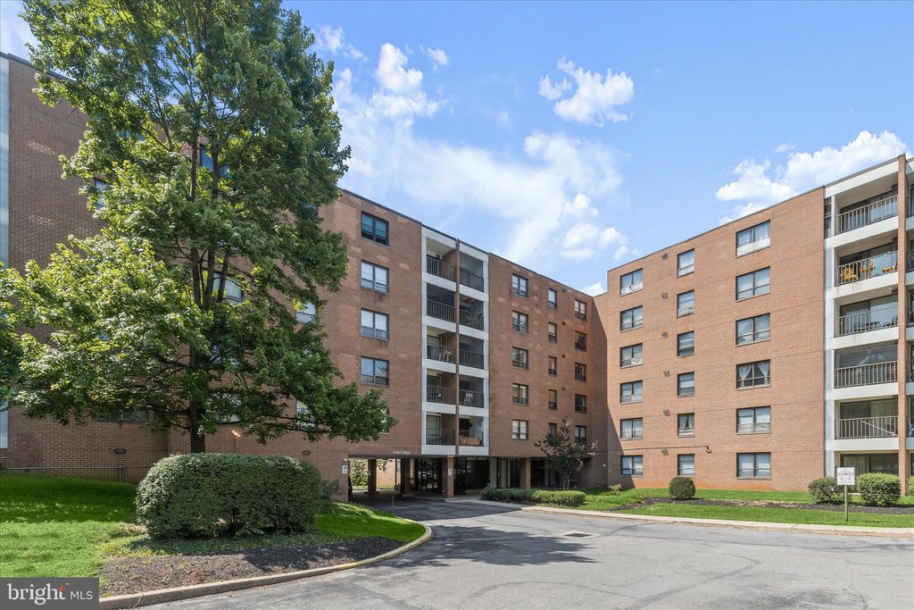 Photo of 6317 Park Heights Avenue #506, BALTIMORE, MD 21215 (MLS # MDBA2198986)