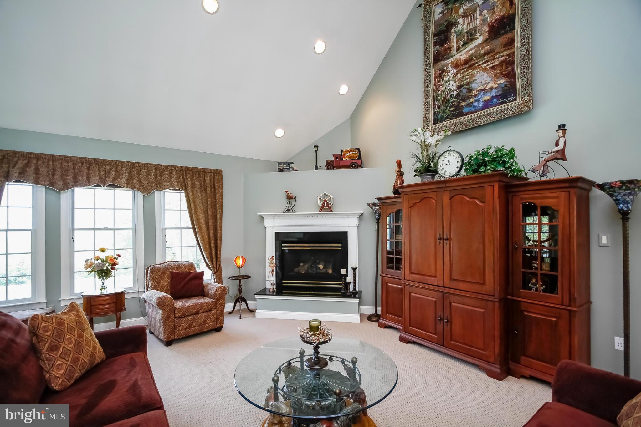 HOUCKSVILLE - Residential