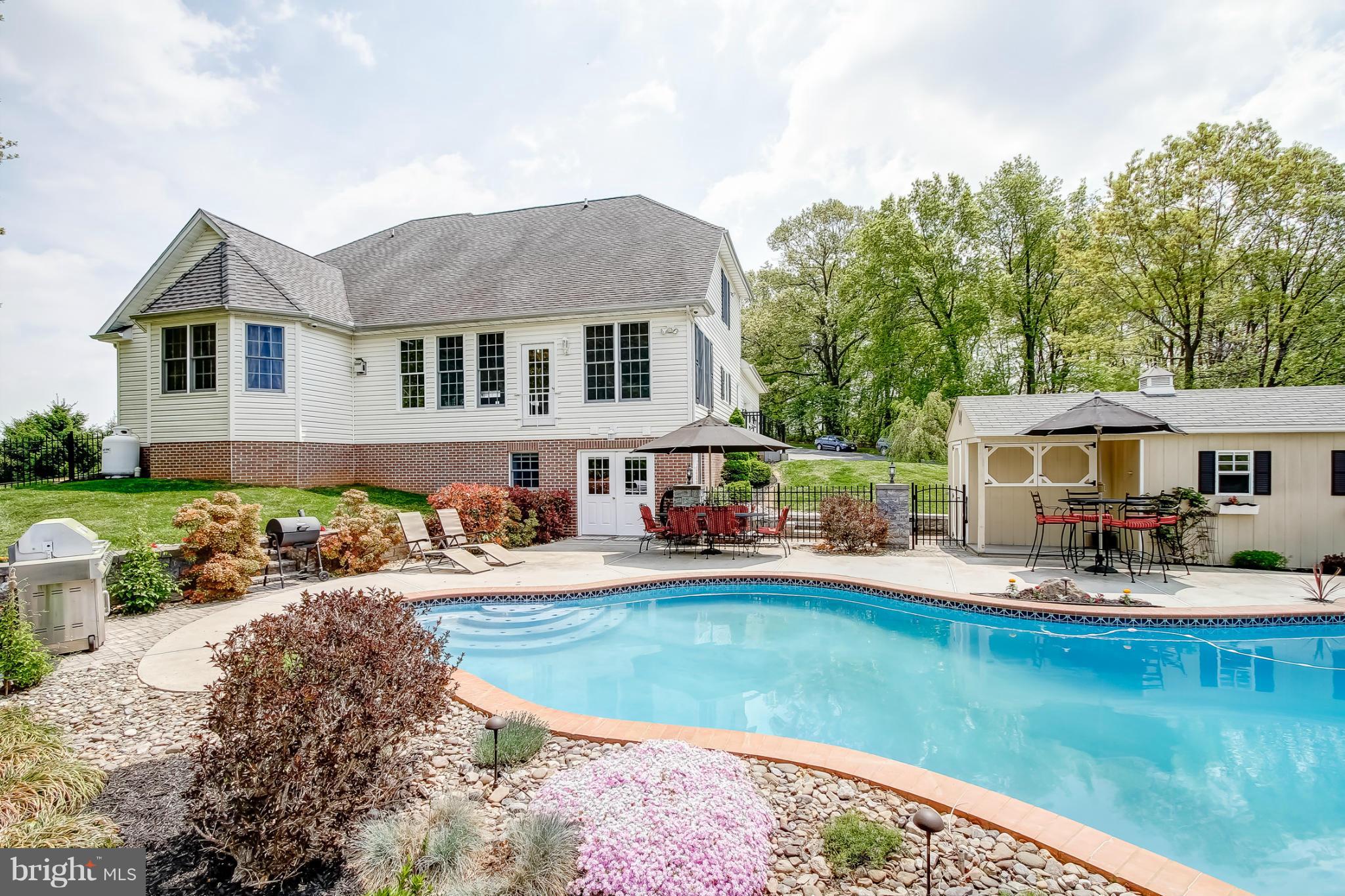 HOUCKSVILLE - Residential