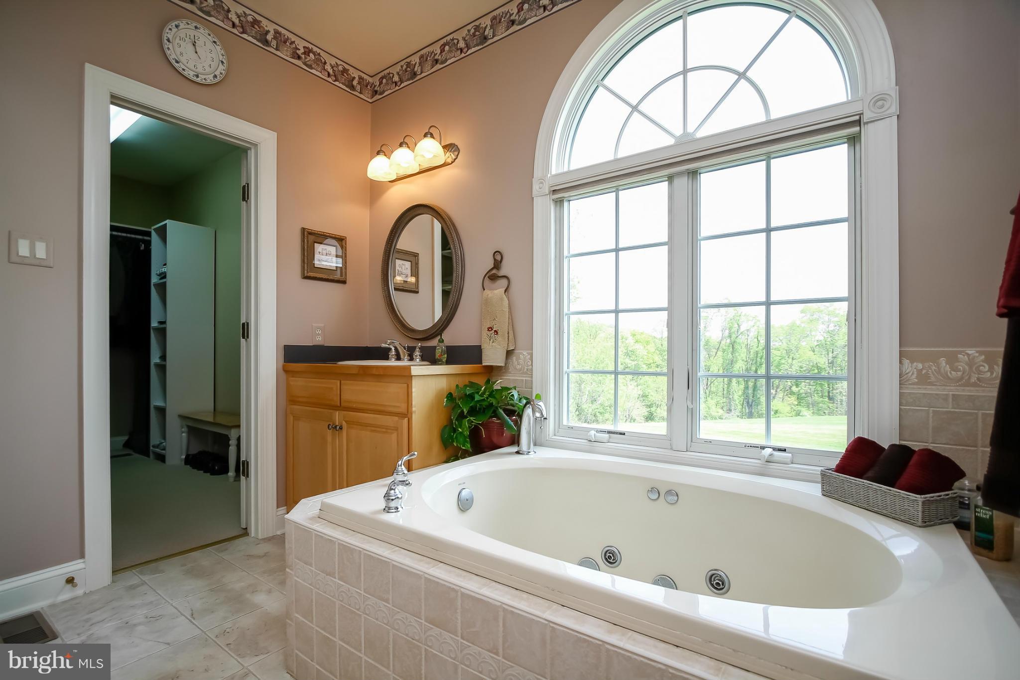 HOUCKSVILLE - Residential