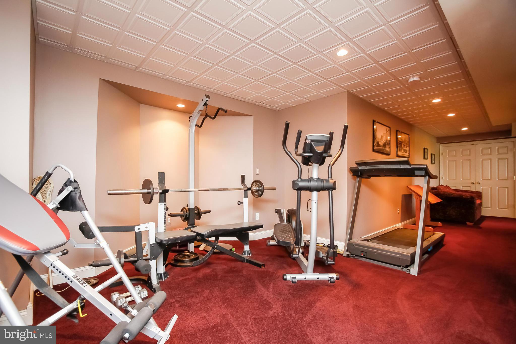 HOUCKSVILLE - Residential