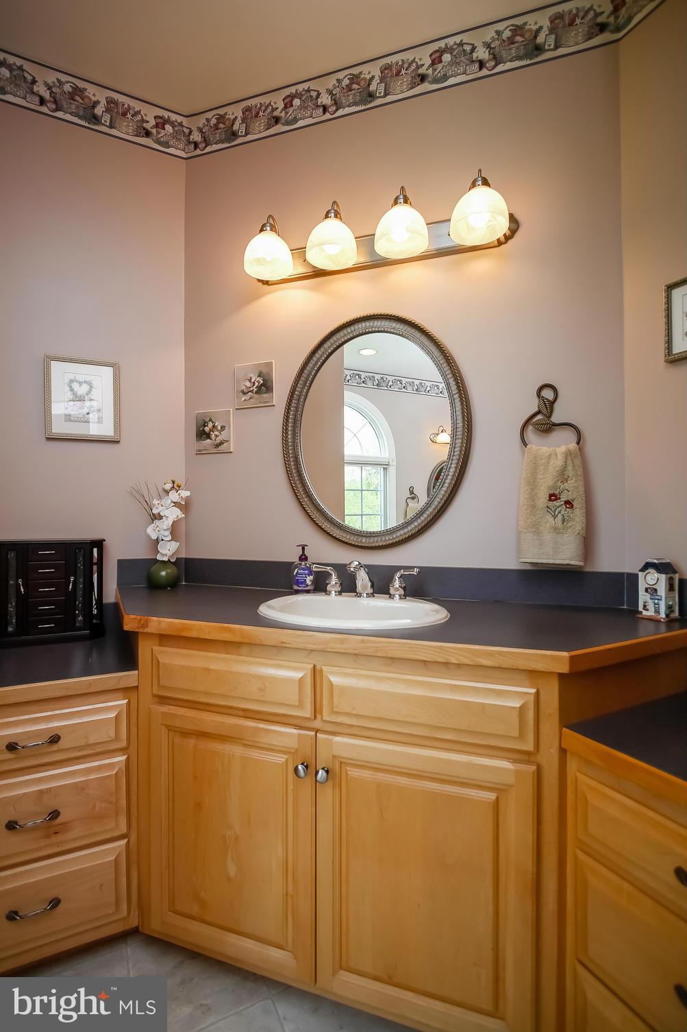 HOUCKSVILLE - Residential