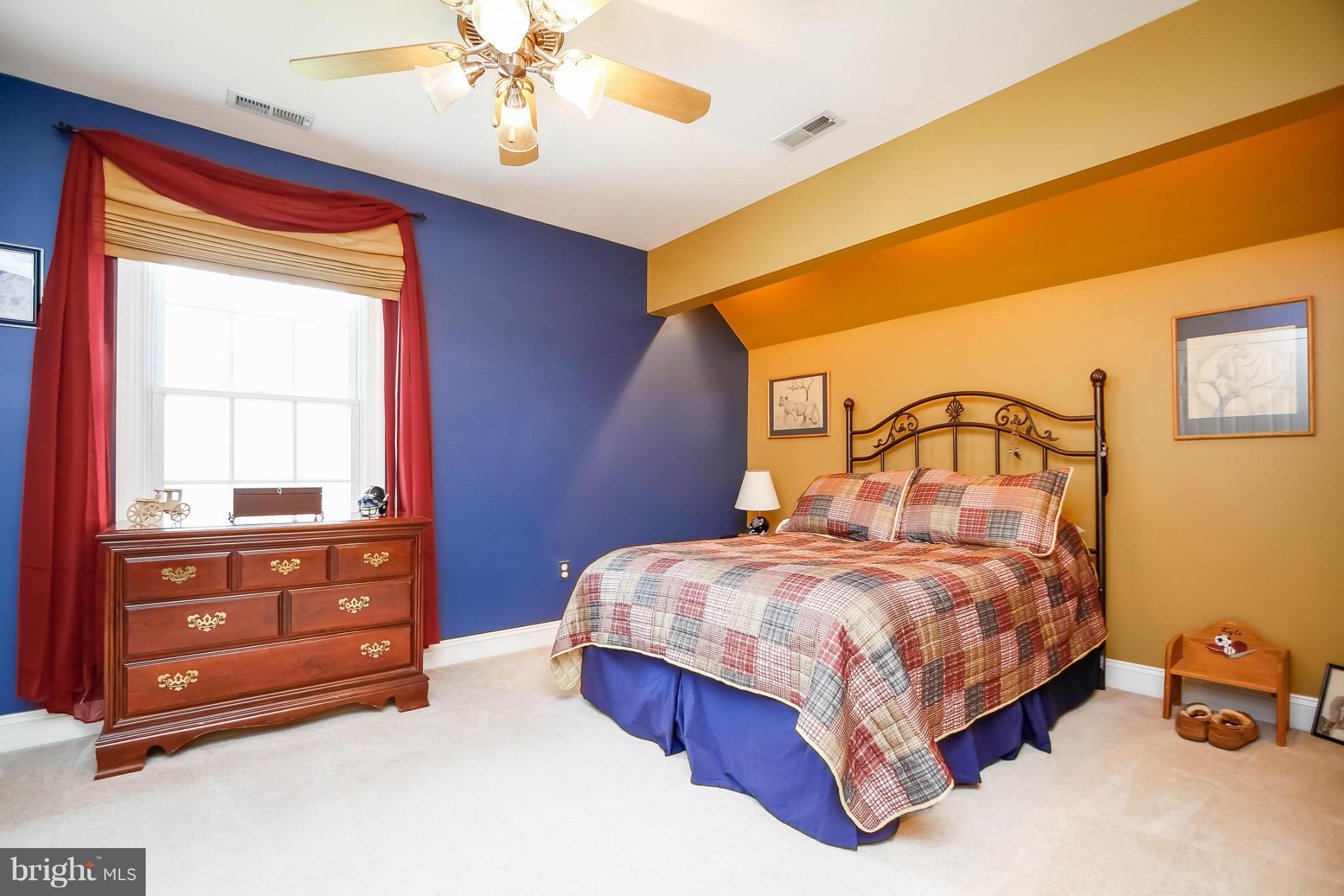 HOUCKSVILLE - Residential