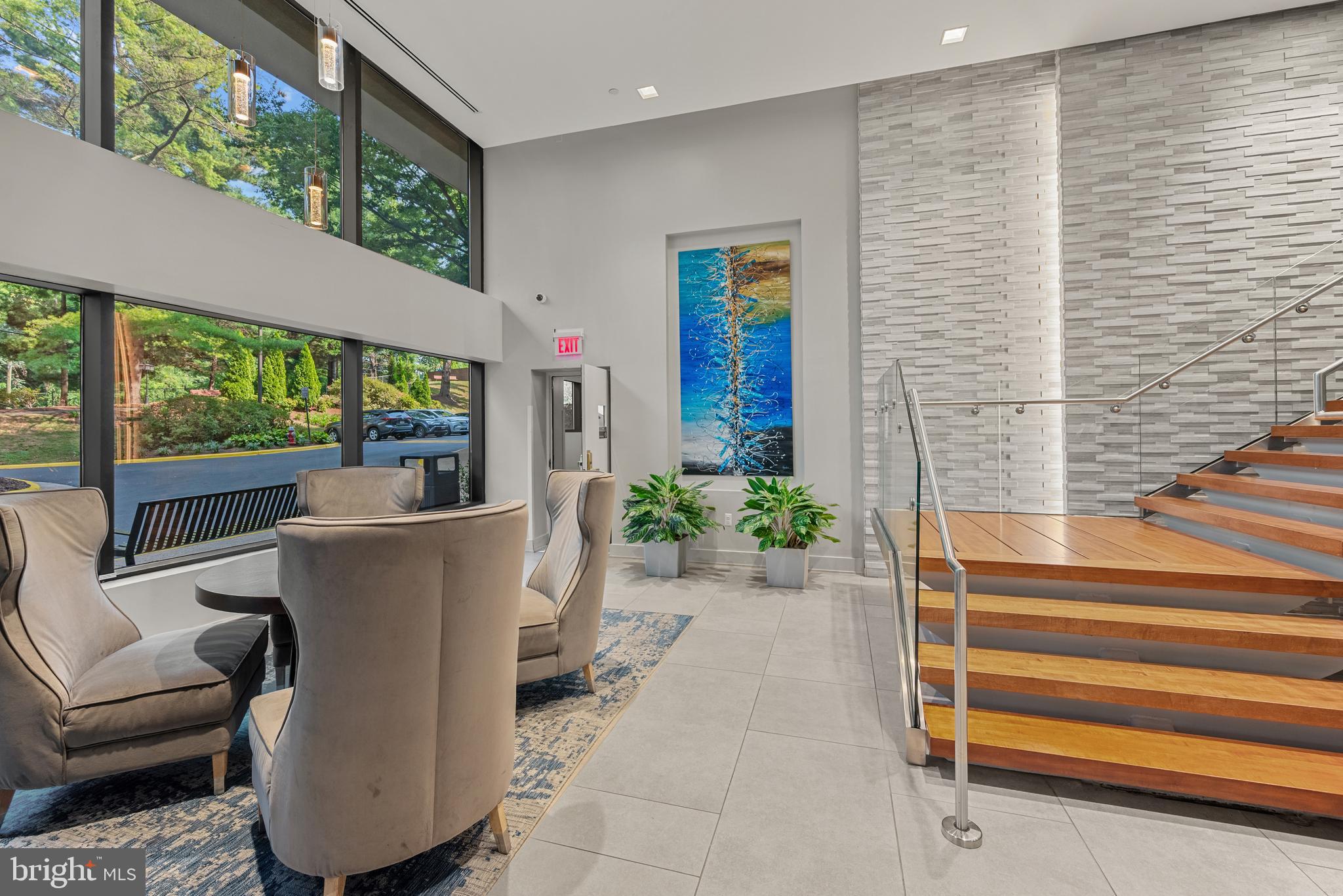 LAKESIDE PLAZA - Residential Lease