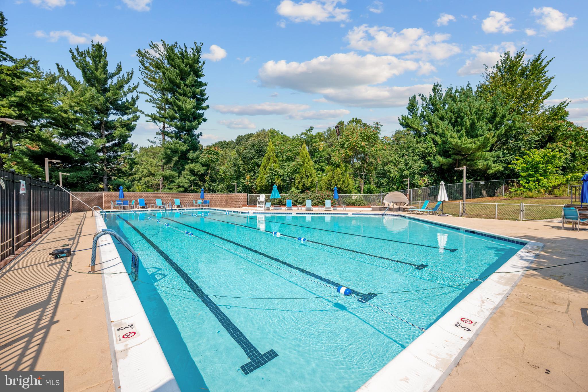 LAKESIDE PLAZA - Residential Lease