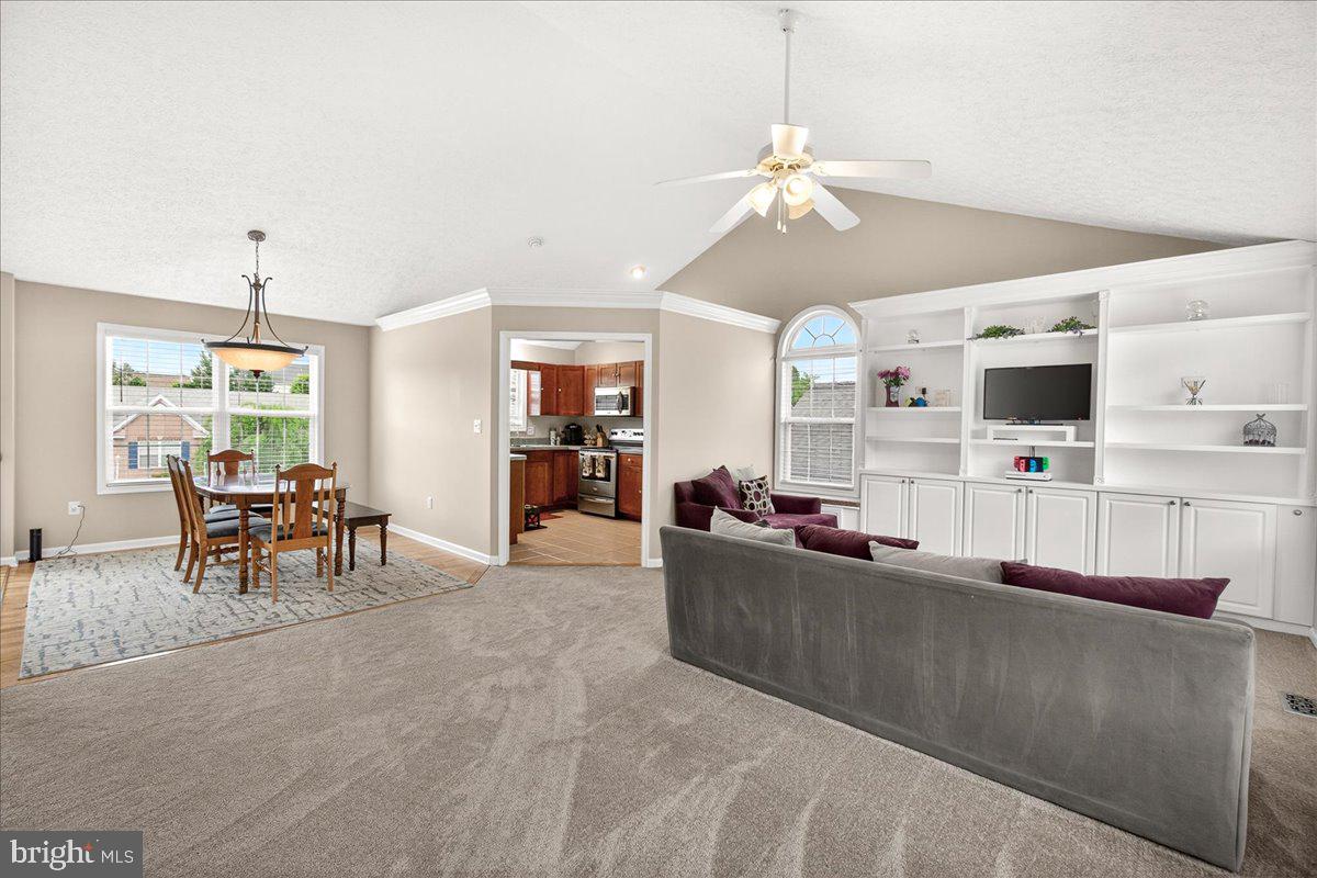 CRESTFIELD - Residential