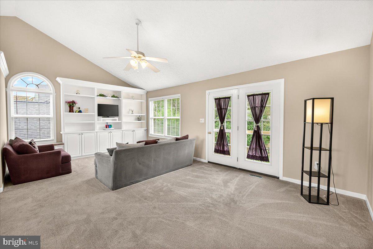 CRESTFIELD - Residential
