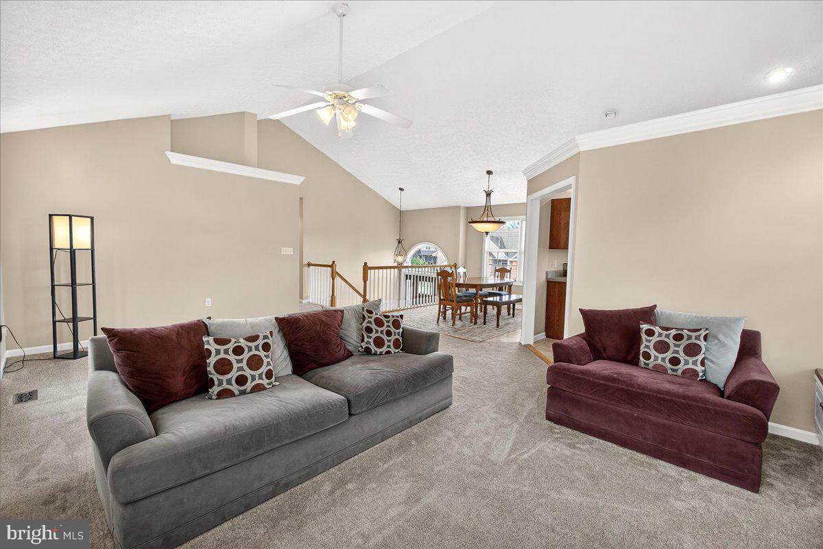 CRESTFIELD - Residential