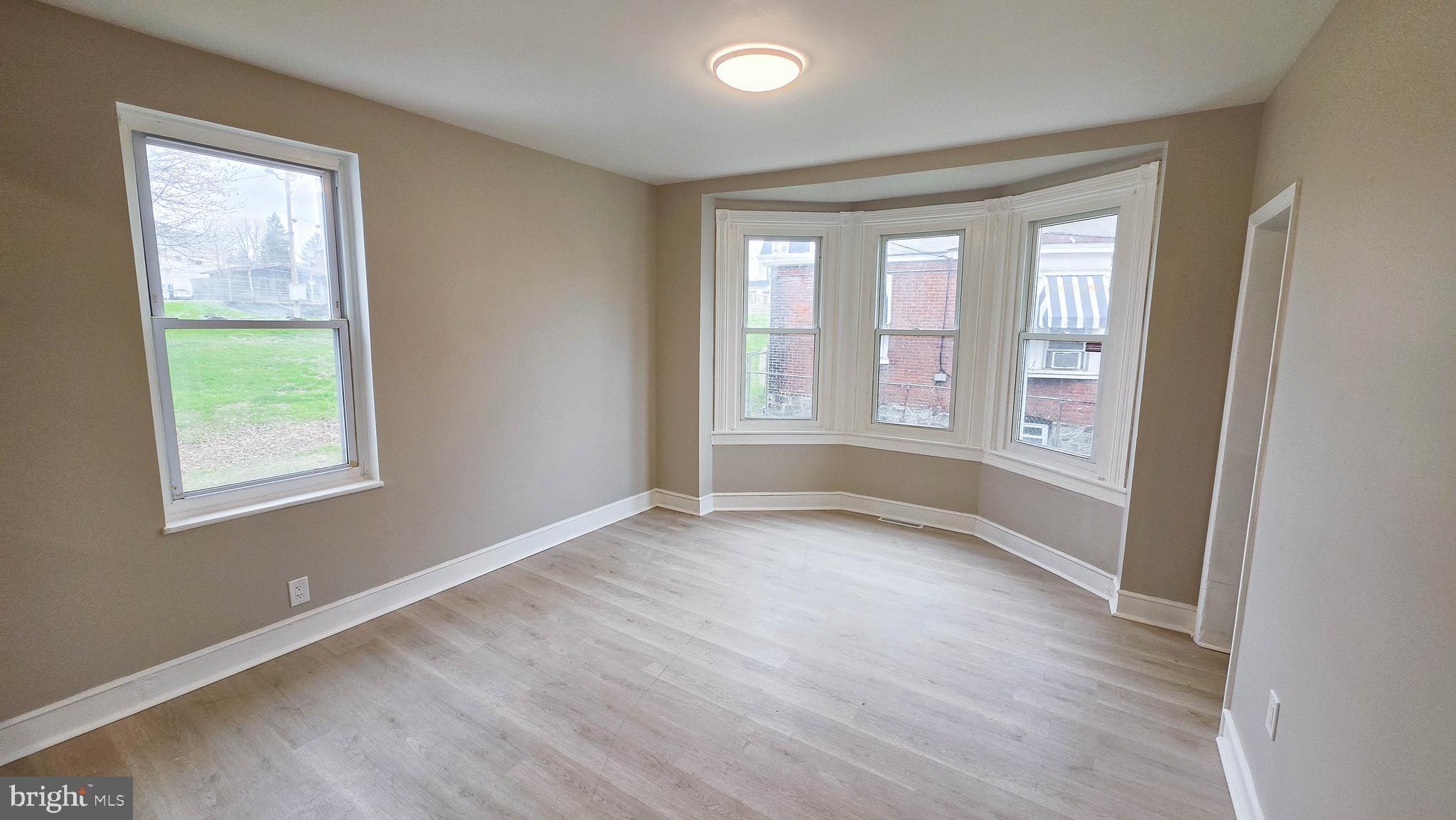 SHARON - Residential