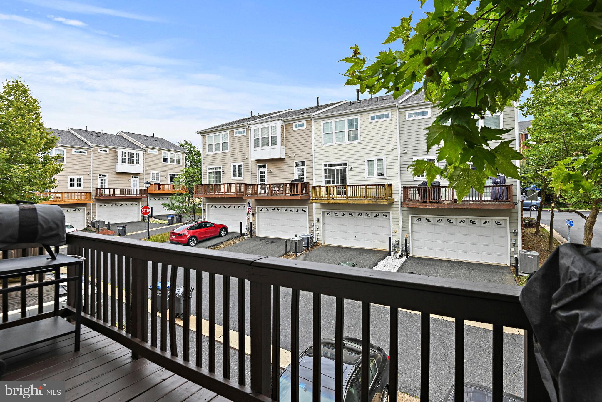 GOOSE CREEK VILLAGE NORTH - Residential