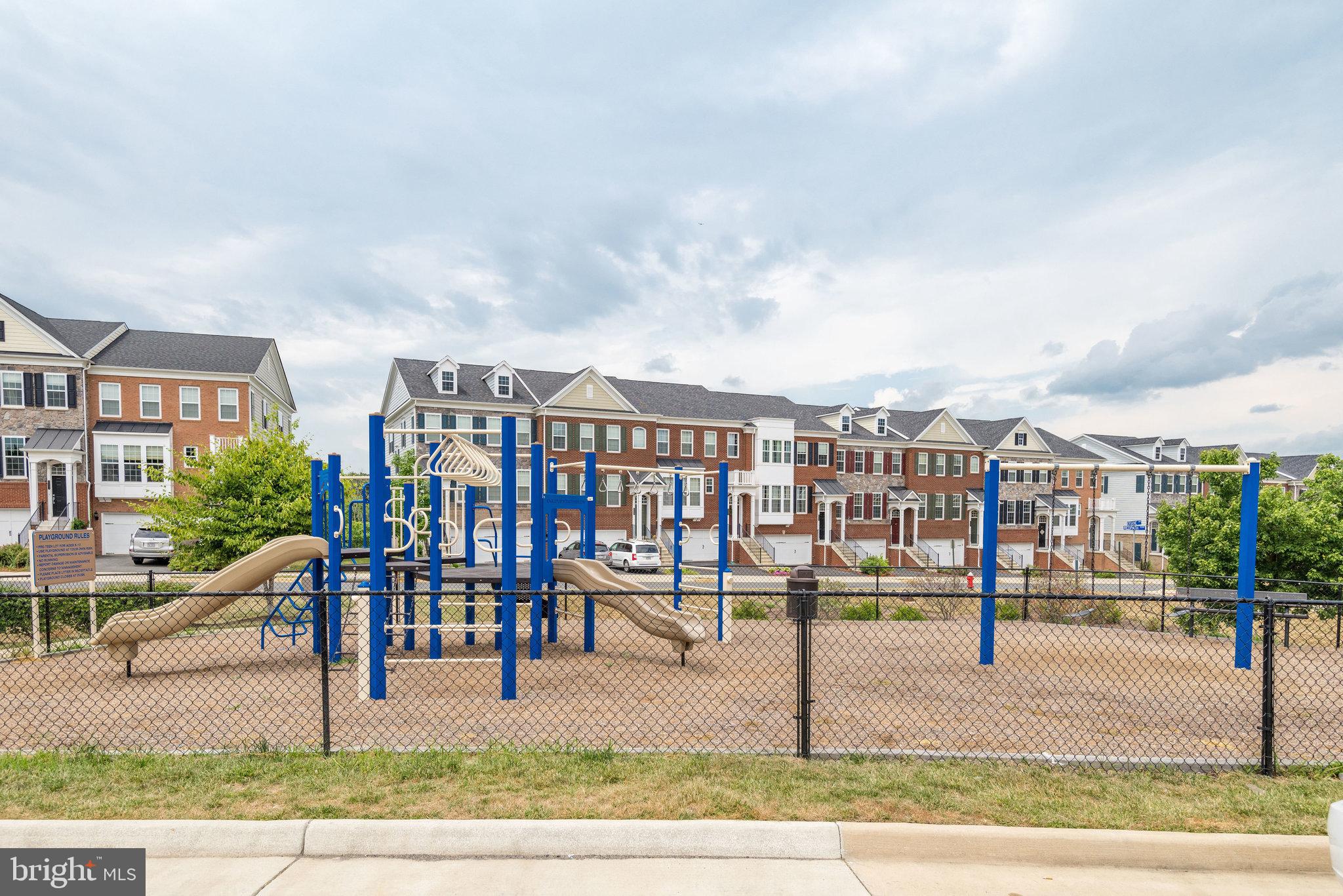 GOOSE CREEK VILLAGE NORTH - Residential