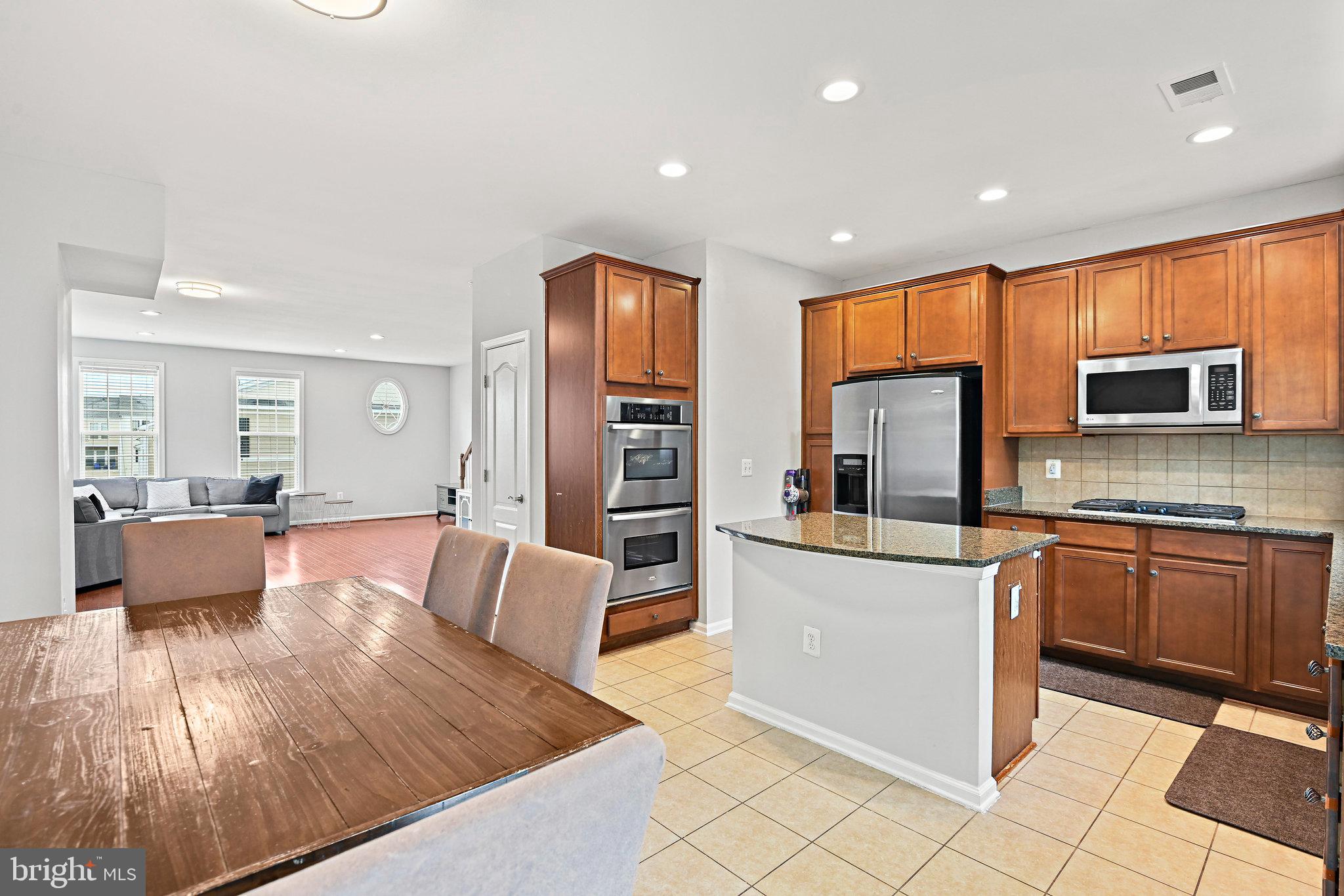 GOOSE CREEK VILLAGE NORTH - Residential