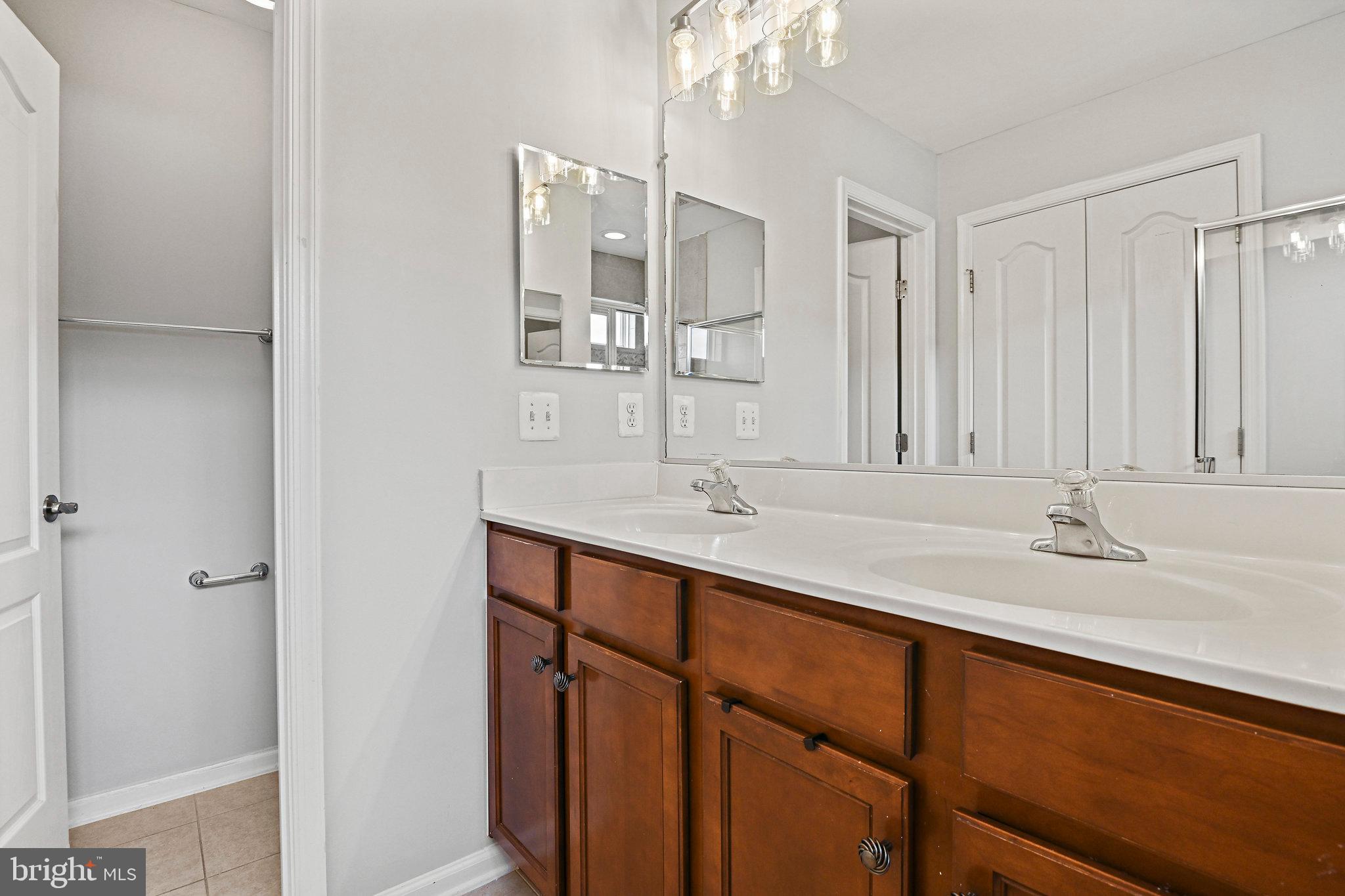 GOOSE CREEK VILLAGE NORTH - Residential