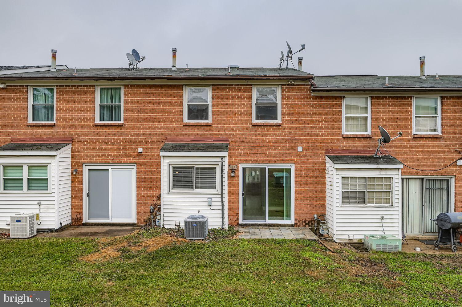 KINGSWOOD CONDOMINIUM - Residential Lease