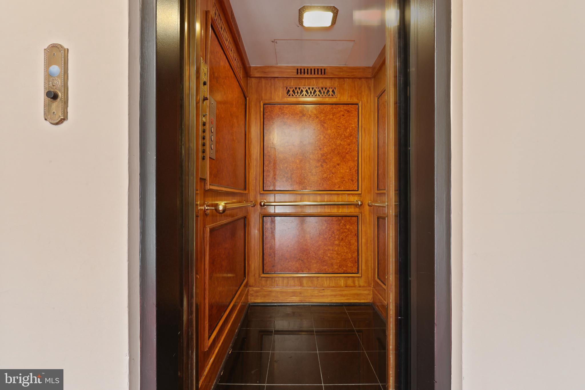 CHARLES VILLAGE - Residential