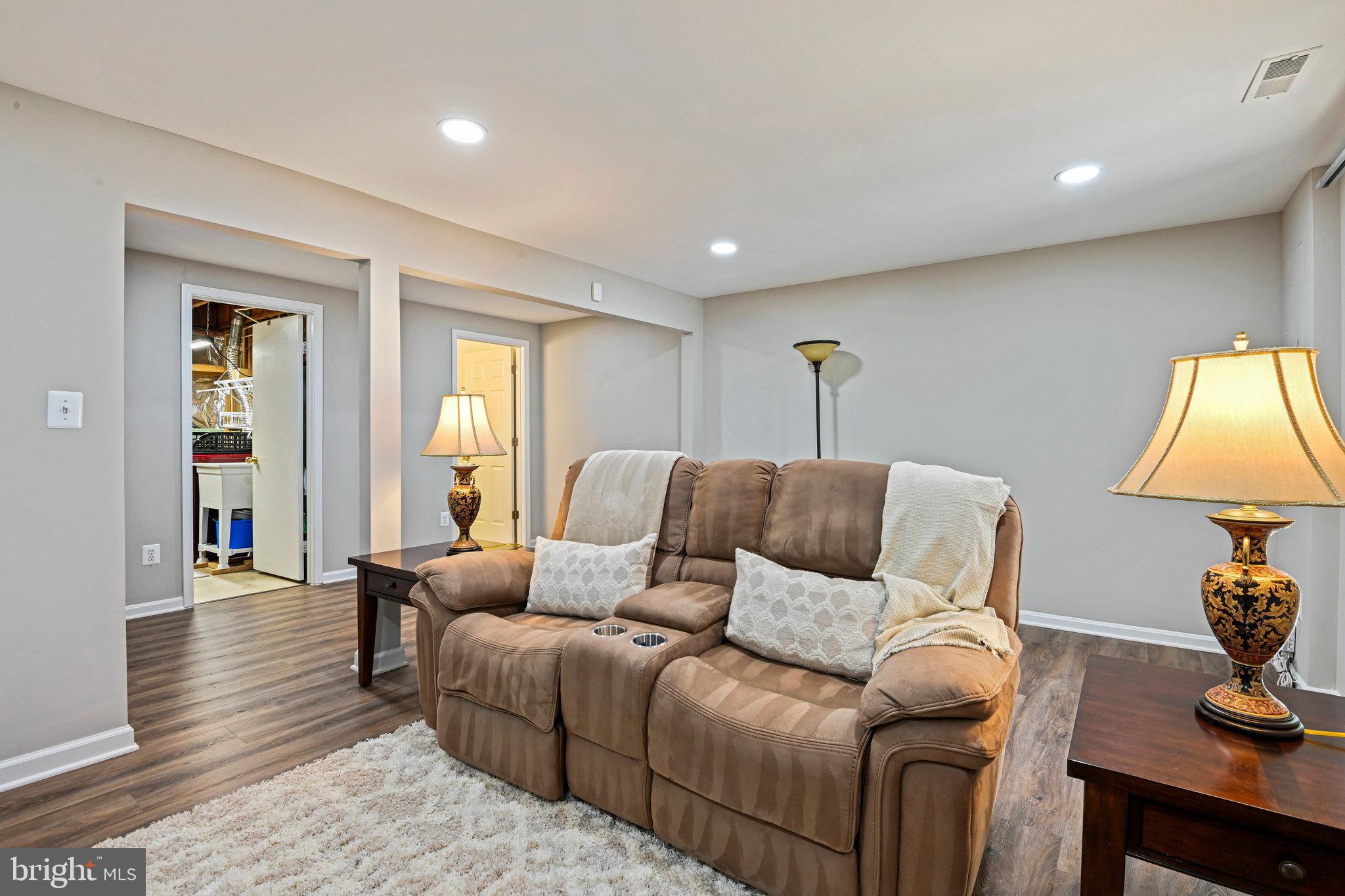 SINGLETONS GROVE - Residential