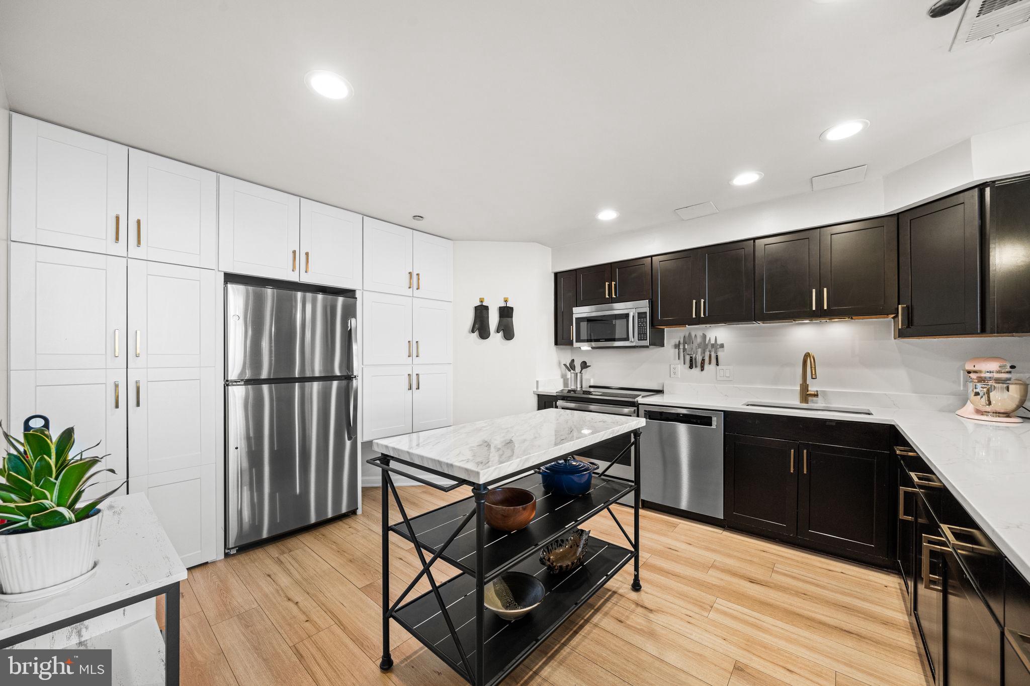1301 N COURTHOUSE ROAD 1807