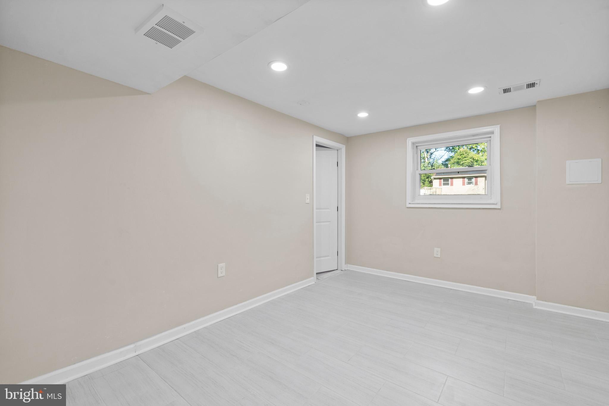 RIVA FARMS - Residential