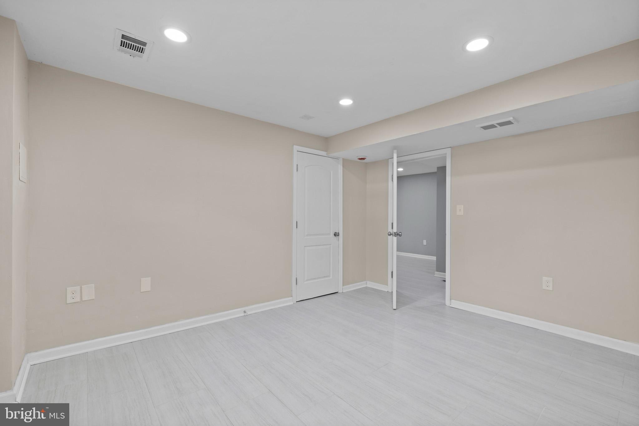 RIVA FARMS - Residential