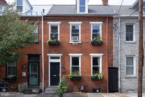 Photo of 433 E Orange Street, LANCASTER, PA 17602 (MLS # PALA2073688)