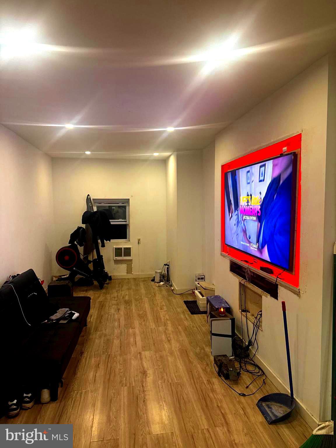 PHILADELPHIA (NORTHWEST) - Residential