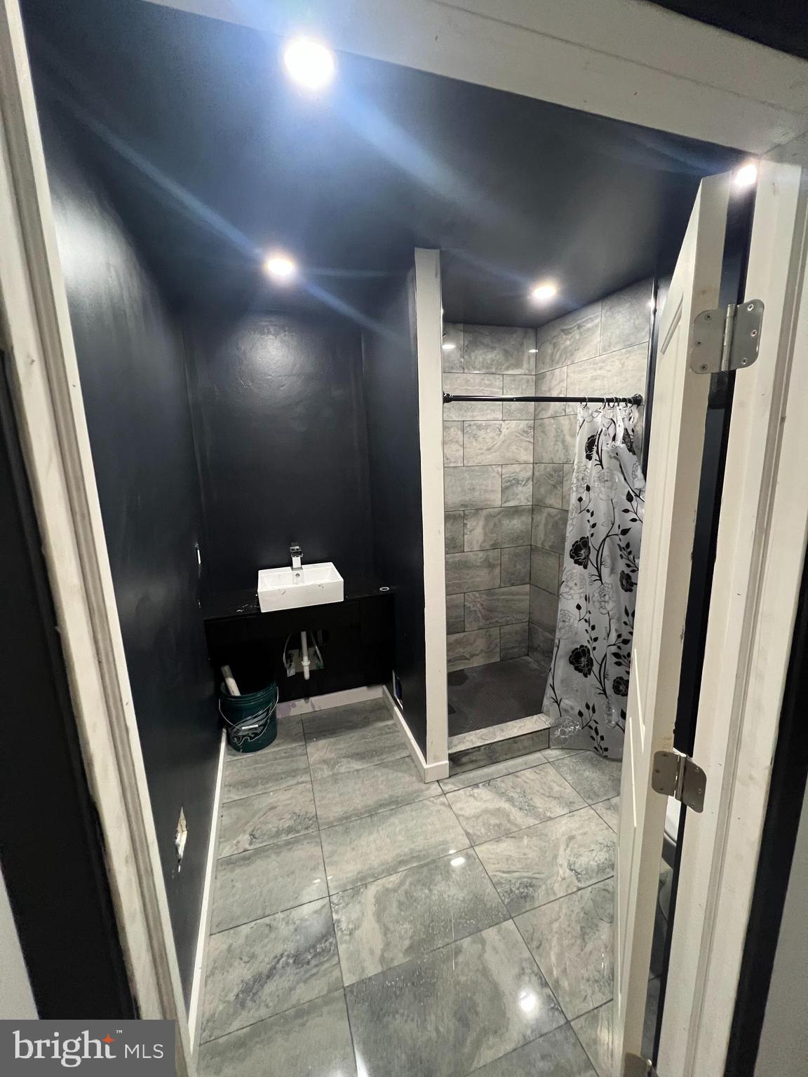 PHILADELPHIA (NORTHWEST) - Residential