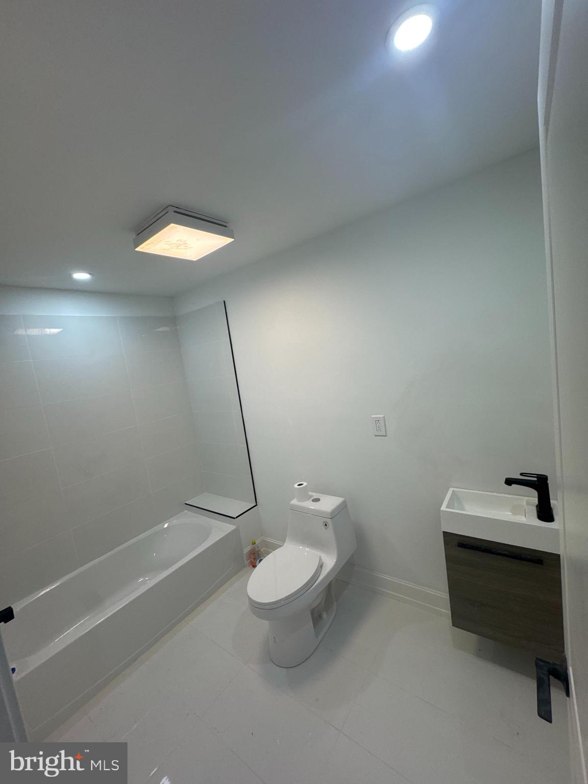 1934 N CROSKEY STREET