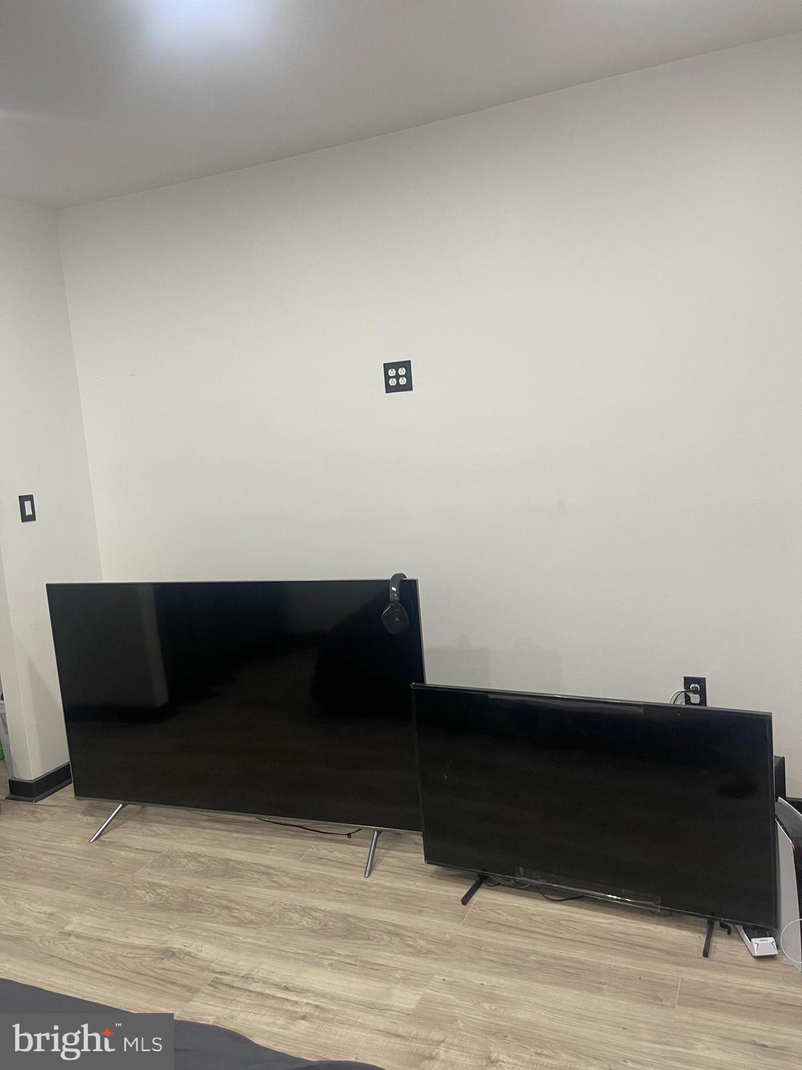 PHILADELPHIA (NORTHWEST) - Residential