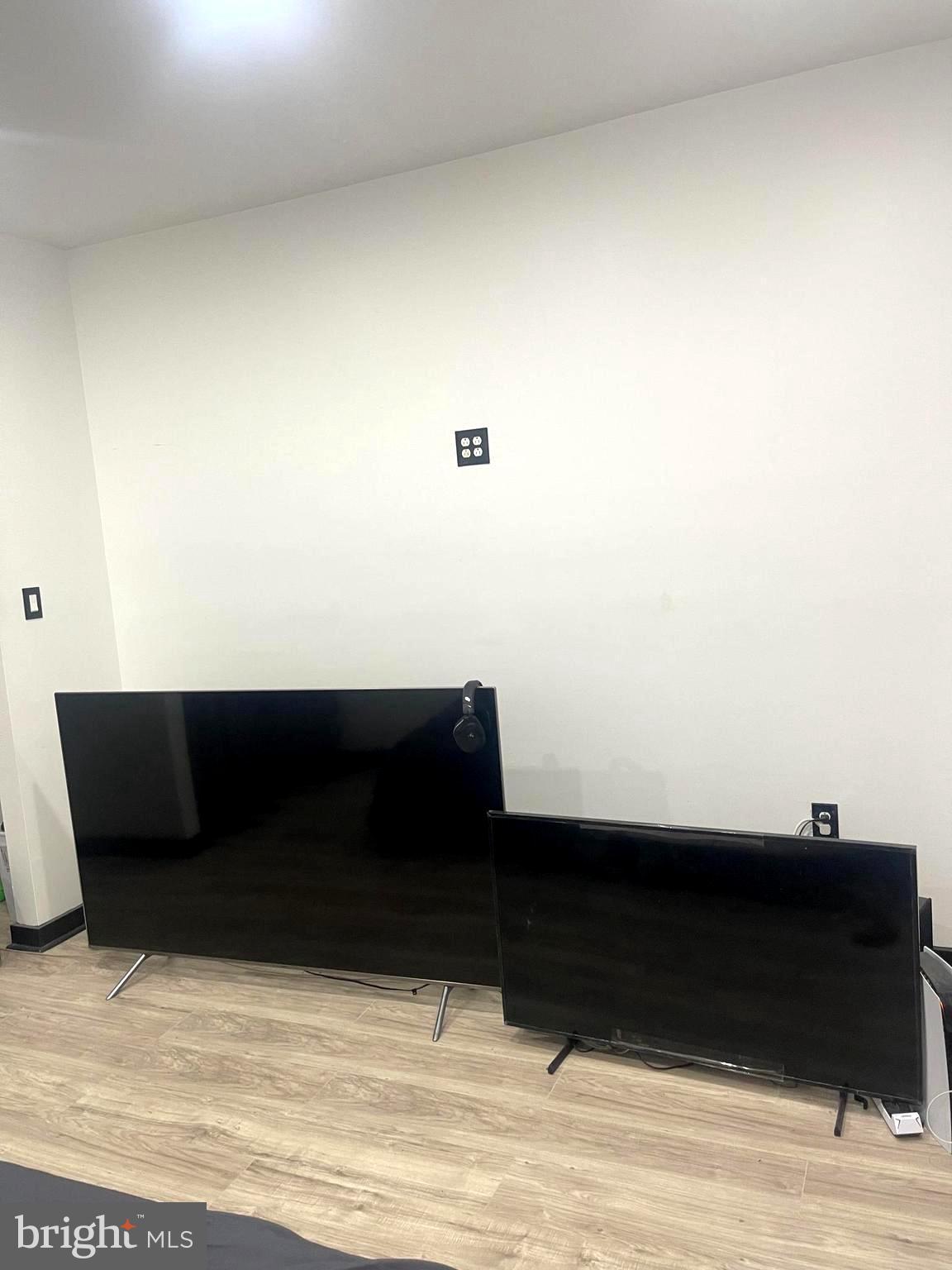 PHILADELPHIA (NORTHWEST) - Residential