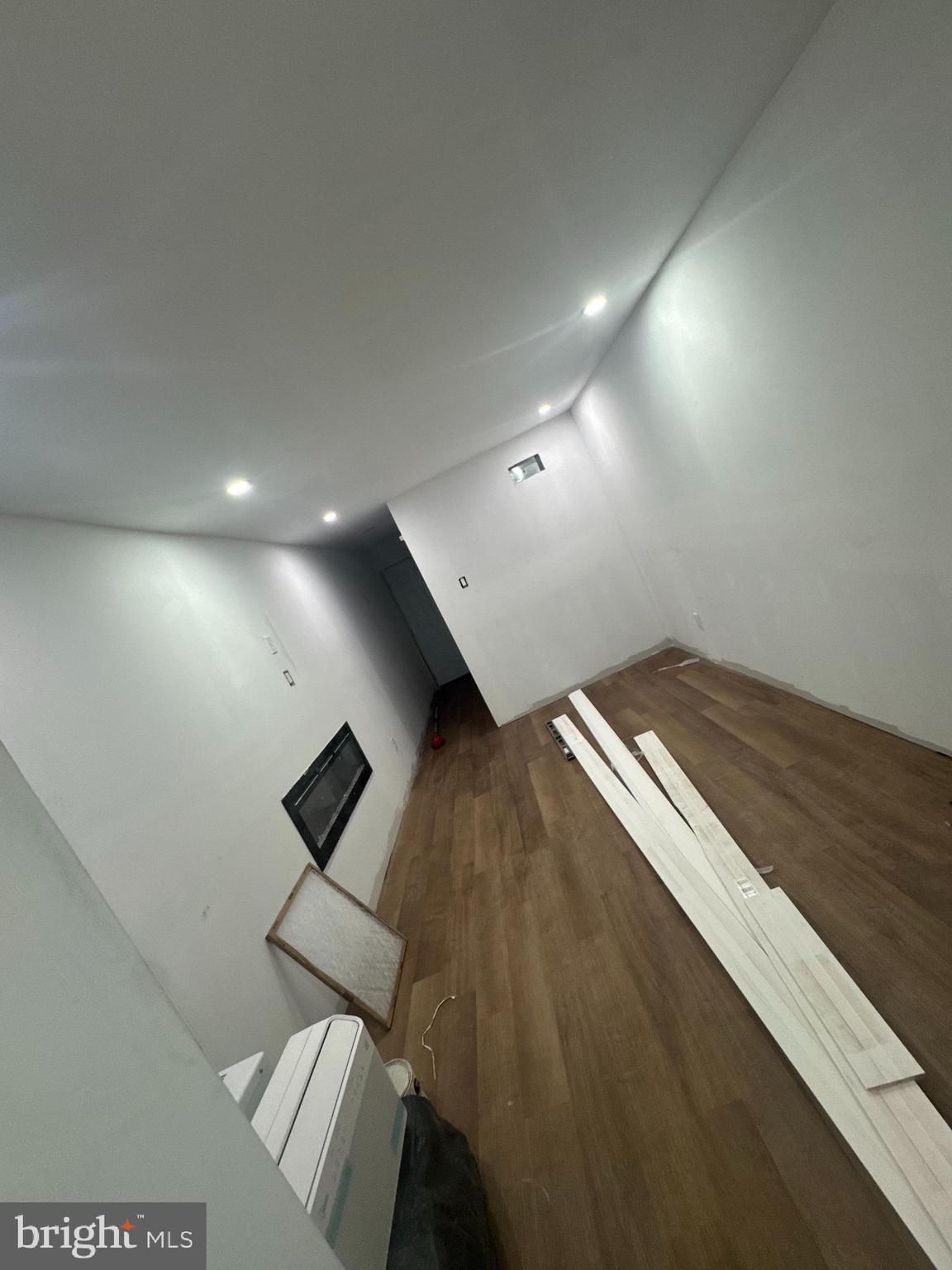 1934 N CROSKEY STREET