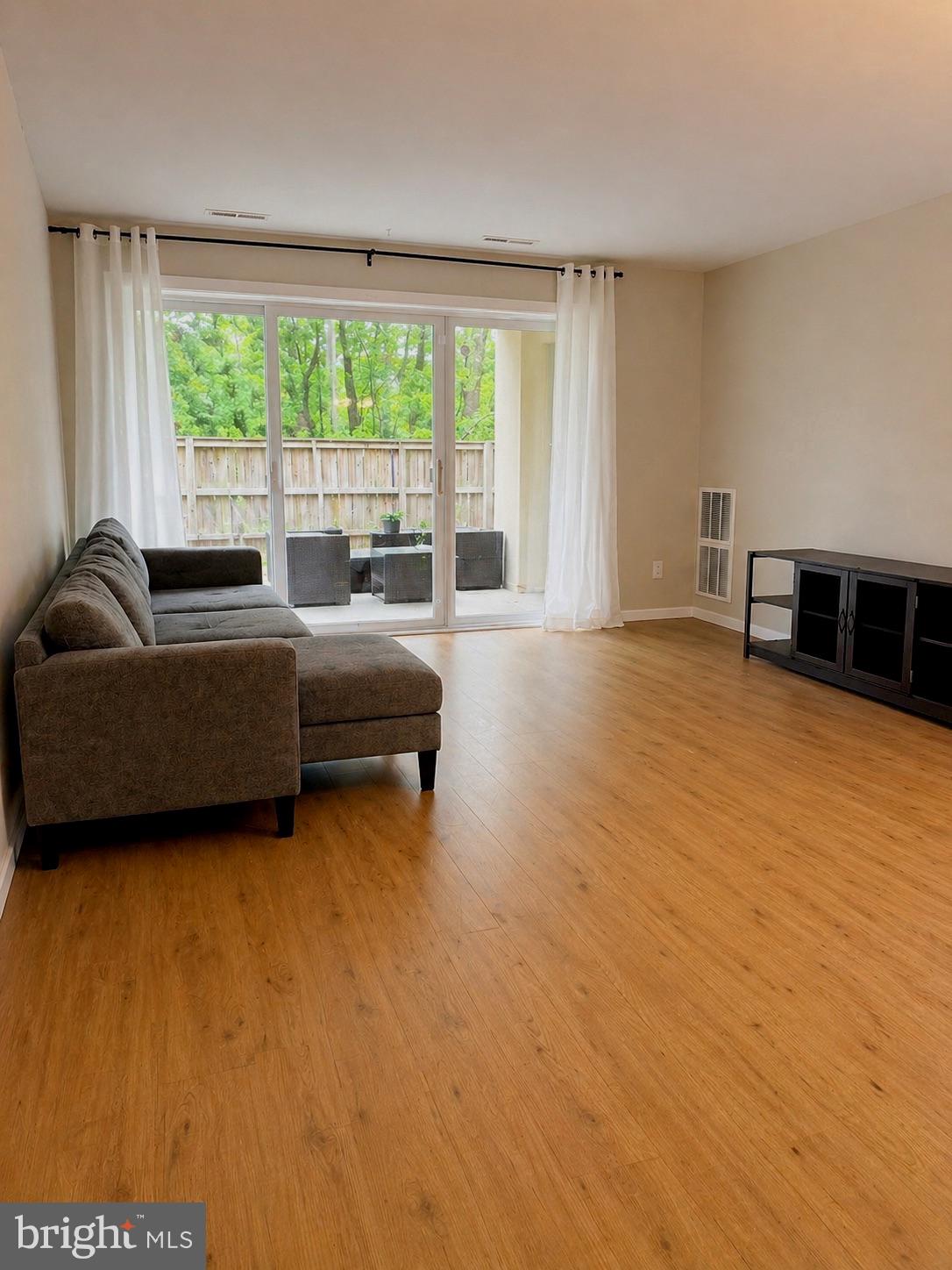 TREETOP CONDO - Residential