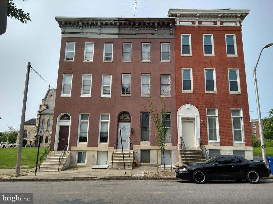 ONLINE AUCTION: Bidding begins 7/19 @ 10:00 AM. Bidding ends 7/21 @ 12:10 PM. List Price is Suggested Opening Bid. Deposit: $5,000. 3 Story Townhouse located in the Upton area.
JUST MINUTES to the Upton Metro Station & the University of Maryland Medical Center.
Easy access to major traffic artery W Franklin St.