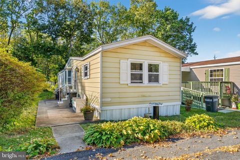 Mobile Home For Sale - 8220 Airport Road #4<br/> NORTHAMPTON, PA 18067