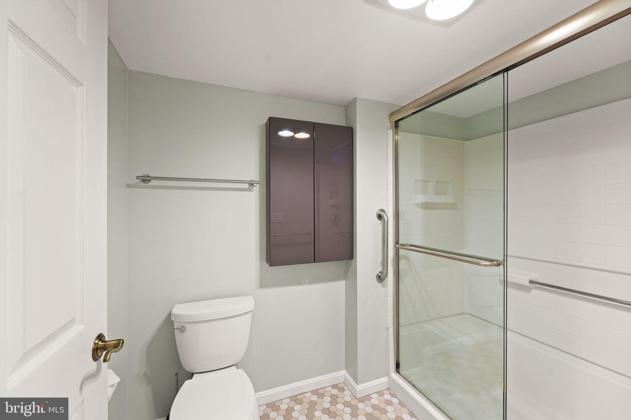 LANSDOWNE WOODS - Residential