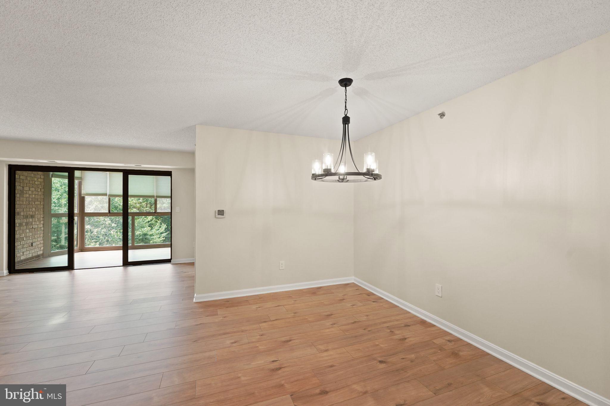 LANSDOWNE WOODS - Residential