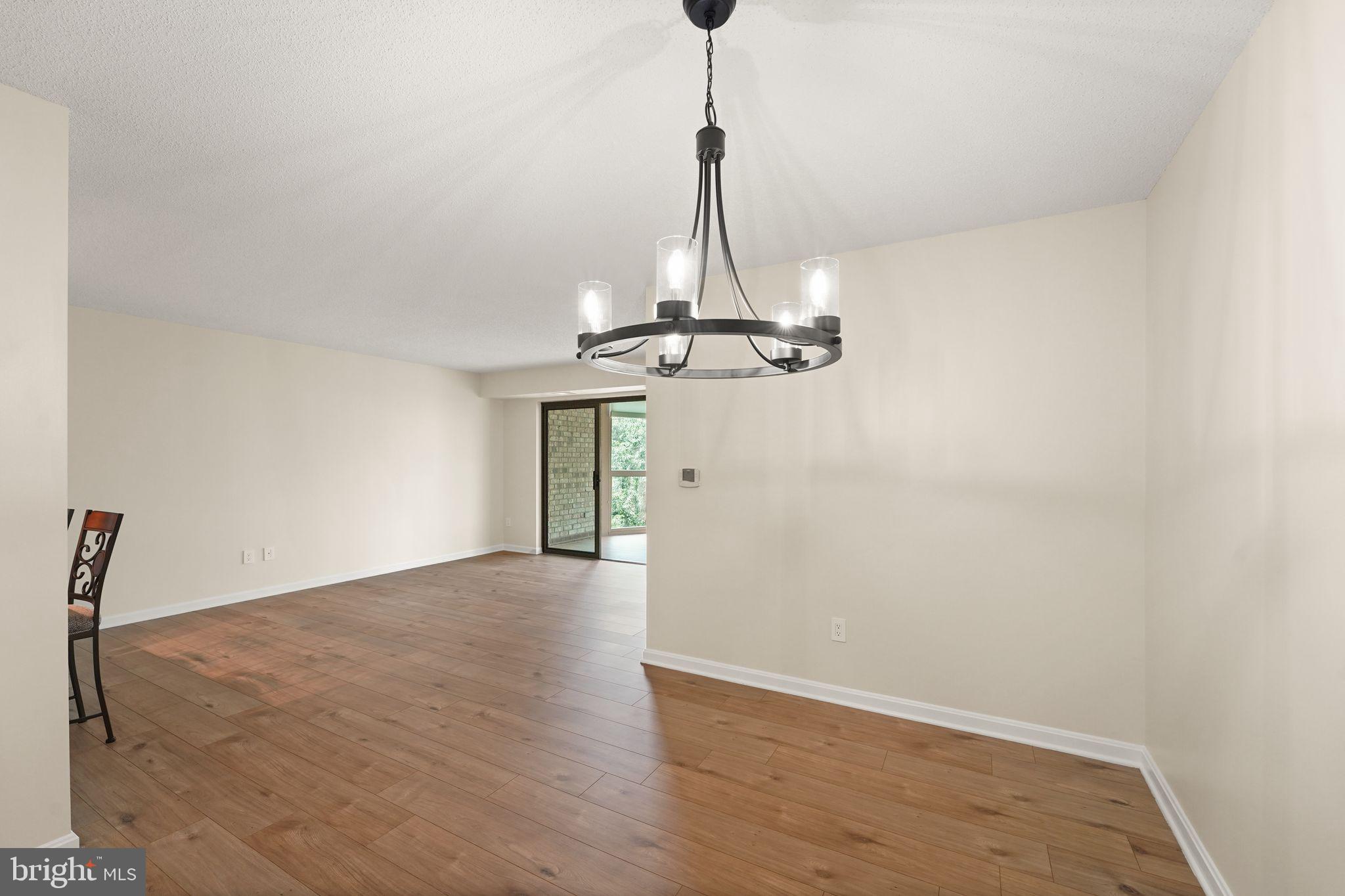 LANSDOWNE WOODS - Residential