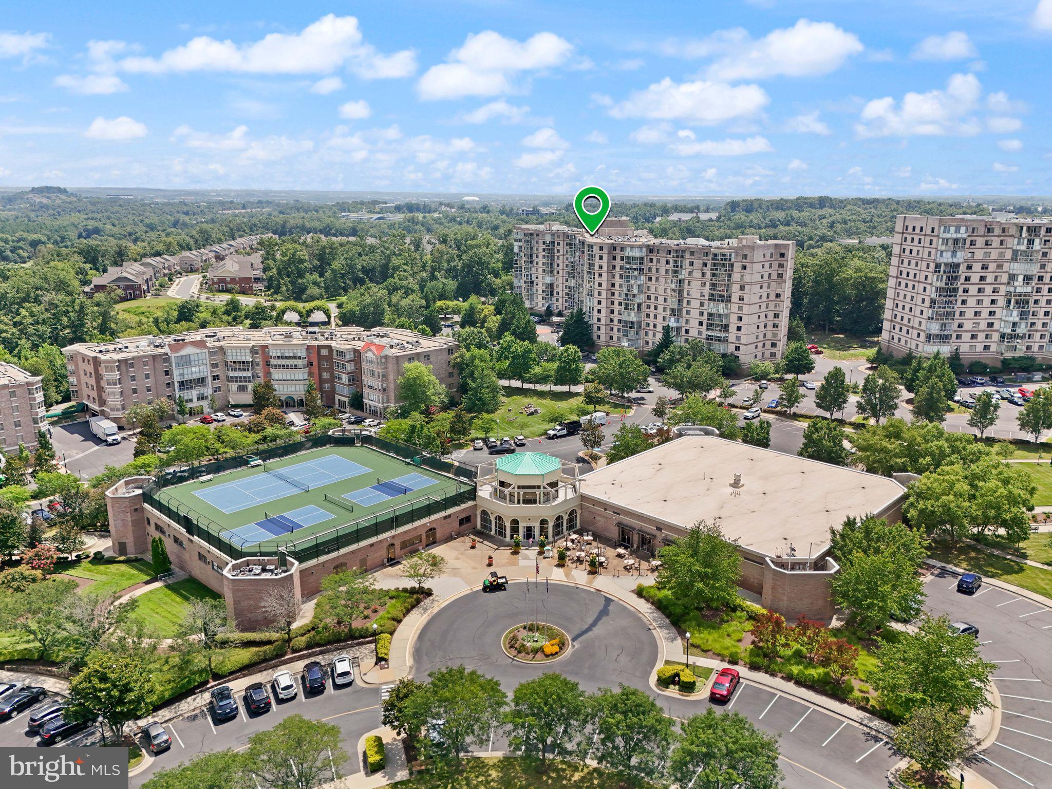 LANSDOWNE WOODS - Residential