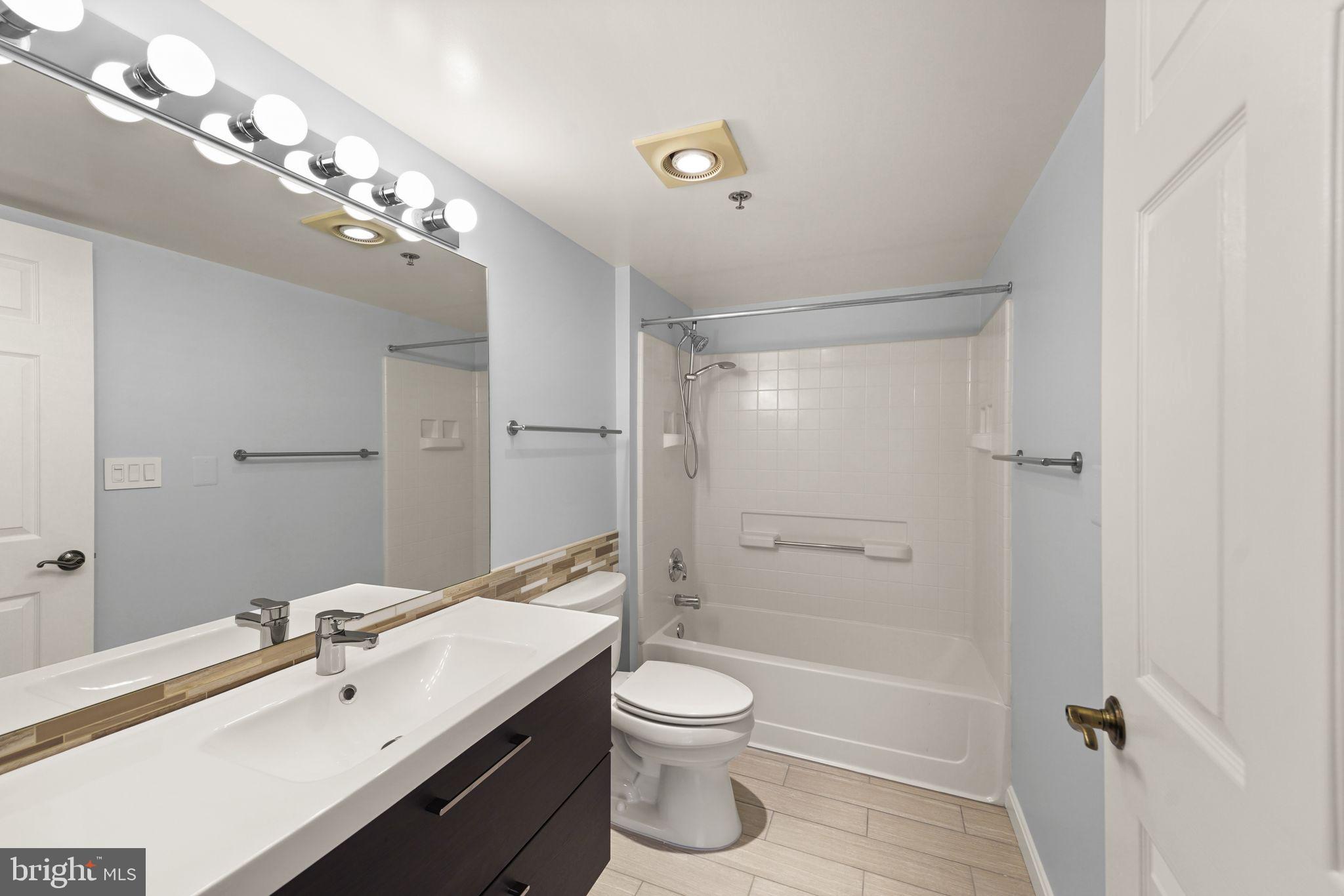 LANSDOWNE WOODS - Residential