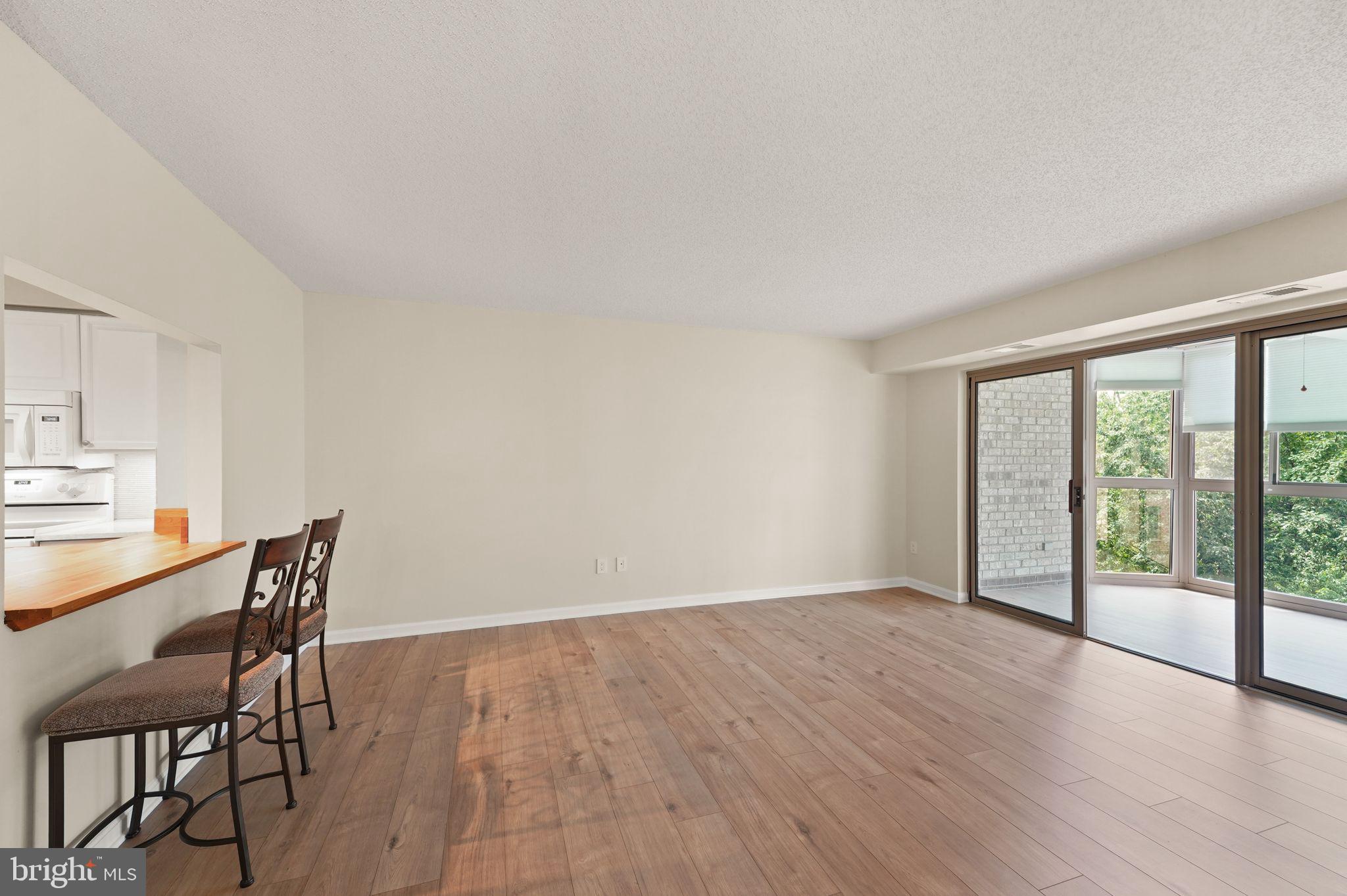 LANSDOWNE WOODS - Residential