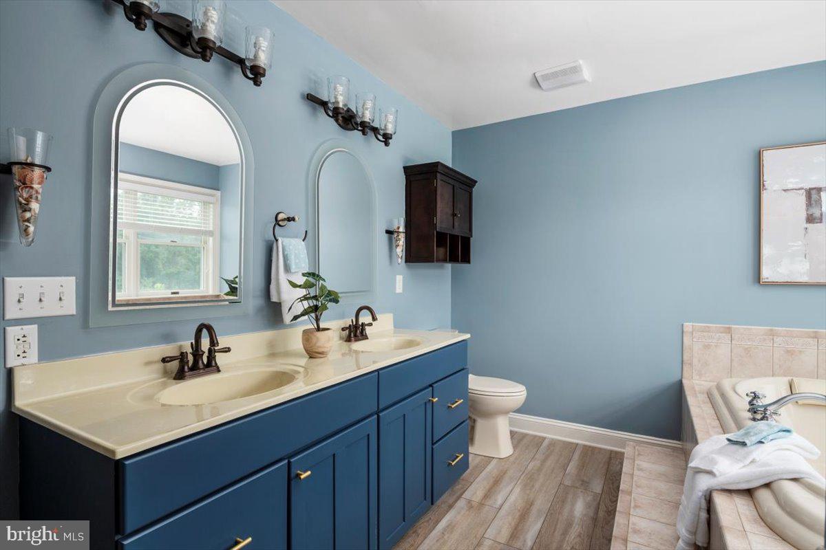 CLAIBORNE FARM - Residential