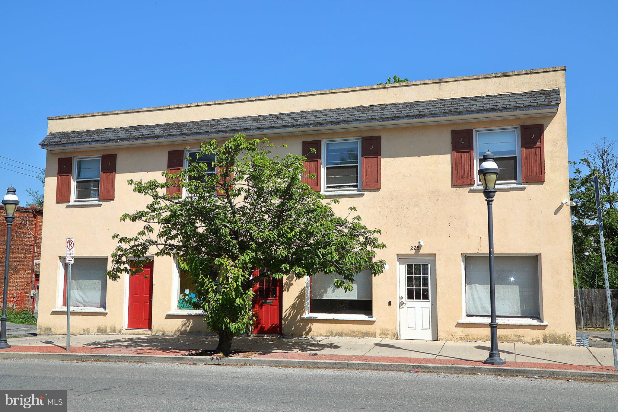 221 E PRINCESS STREET