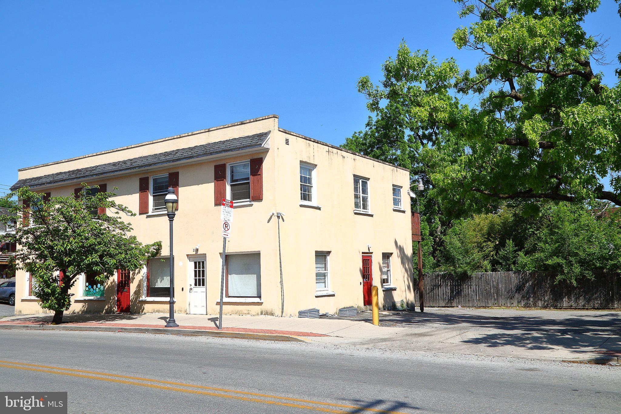 221 E PRINCESS STREET