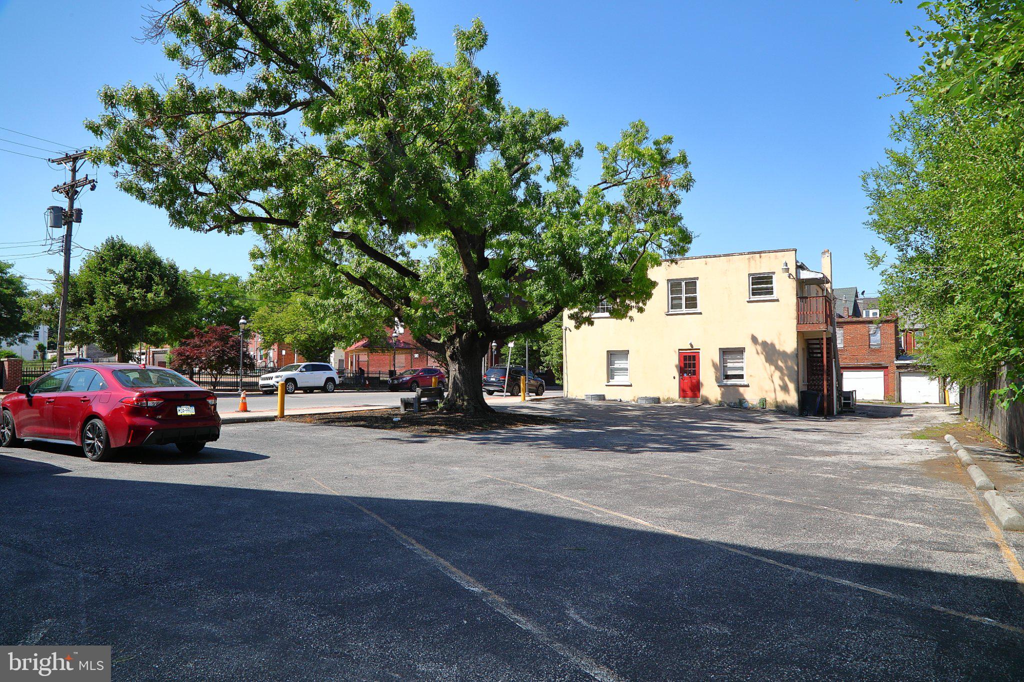 221 E PRINCESS STREET