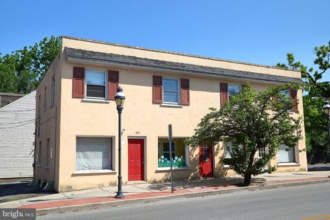 Photo of 221 E Princess Street, YORK, PA 17403 (MLS # PAYK2103868)