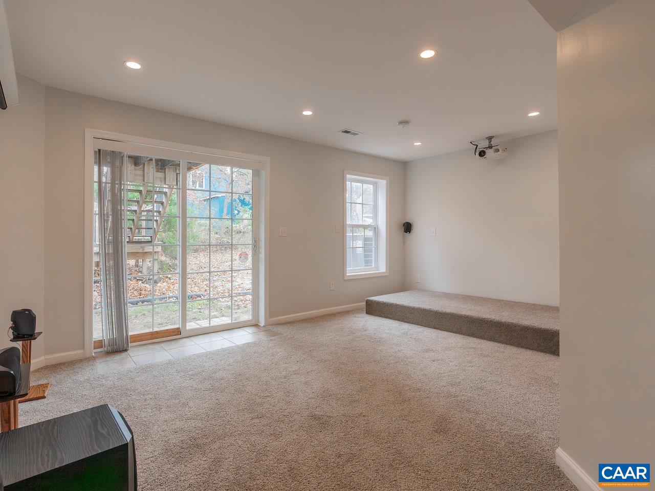 GREEN ACRES - Residential