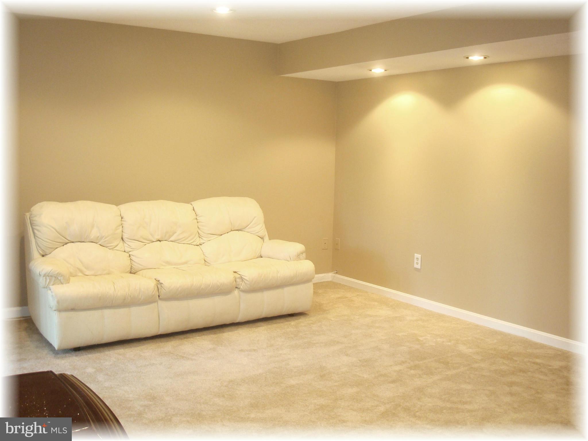 FOXBOROUGH FARMS - Residential