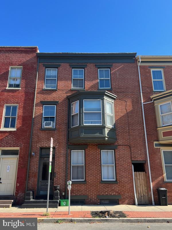 DOWNTOWN YORK - Residential Lease