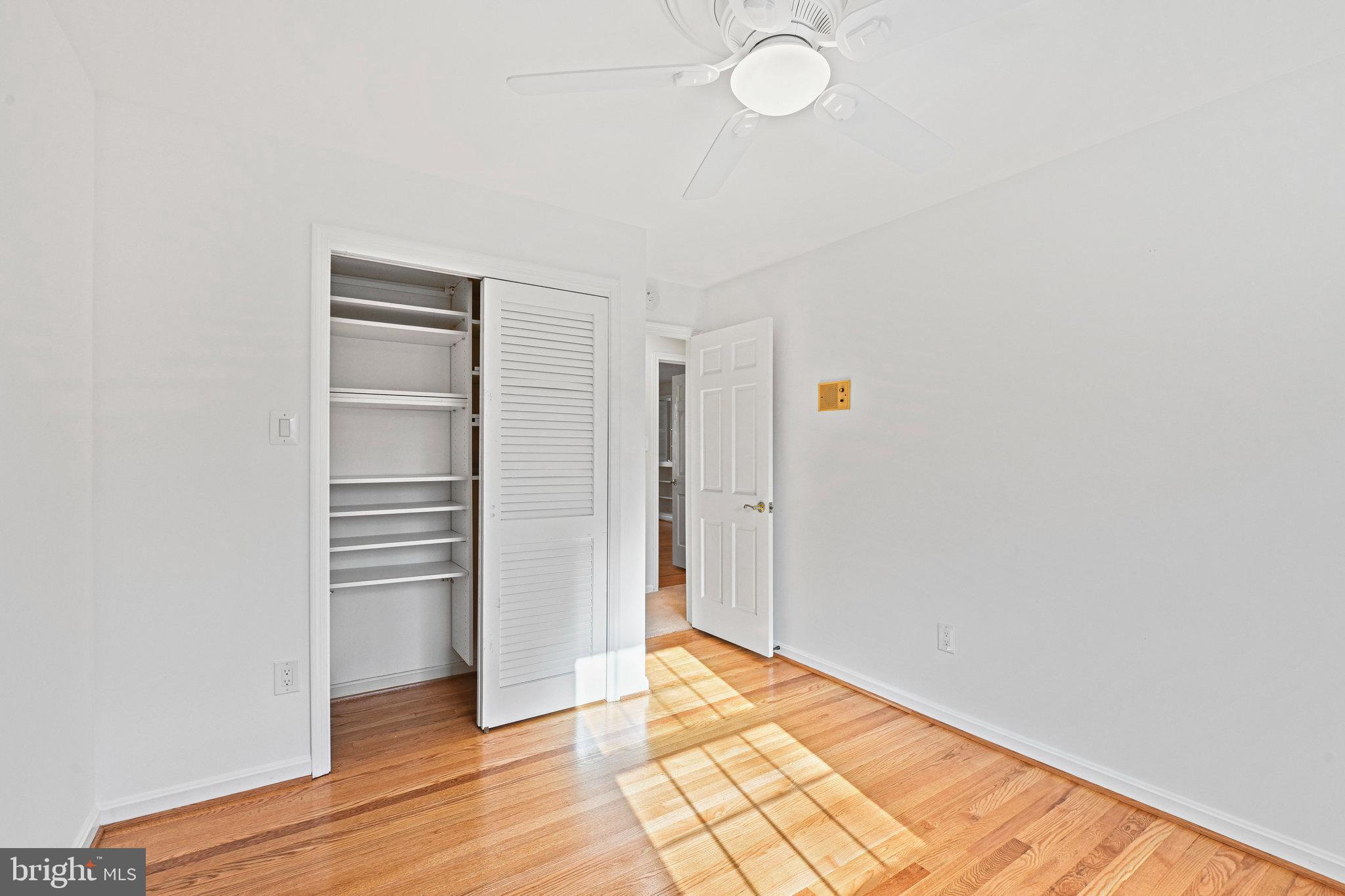 KINGS MANOR TOWNE HOUSES - Residential